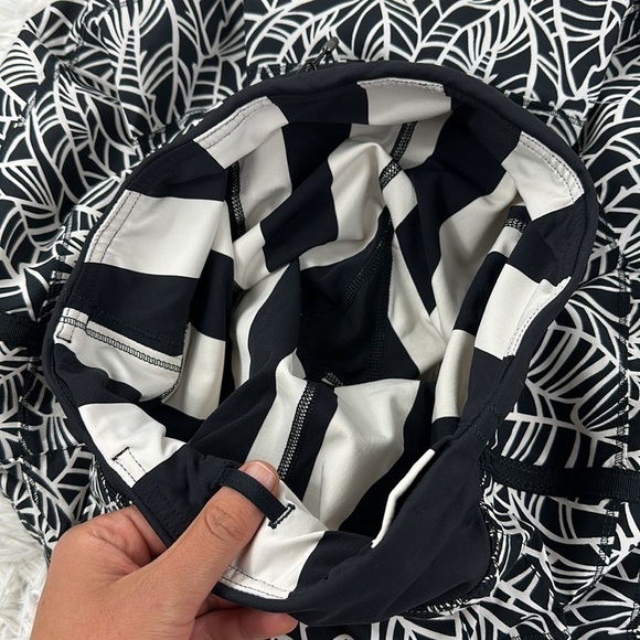 Lululemon Run: Pace Setter Skirt Pretty Palm Black Angel Wing / Black - Picture 4 of 7